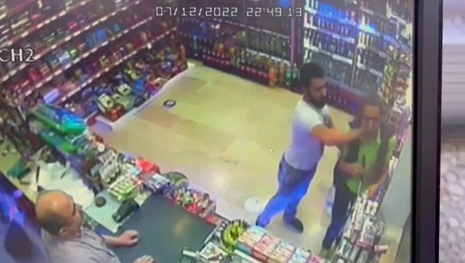 Ataşehir’de Görme Engelli Vatandaşa Bakkalda Tekme Tokatlı Saldırı