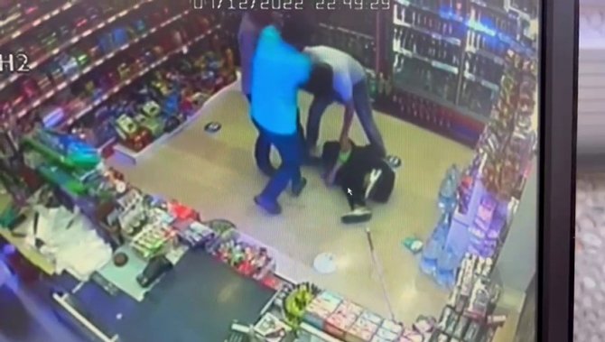 Ataşehir’de Görme Engelli Vatandaşa Bakkalda Tekme Tokatlı Saldırı