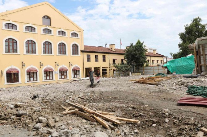 Meydan Projesinde İlk Yıkım Tamam