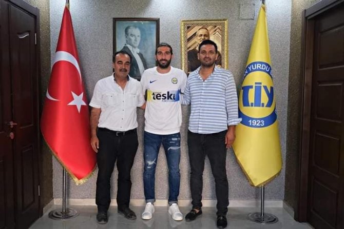 Tarsus İ̇dman Yurdu, Serdar Bozkurt’la Anlaştı