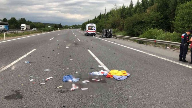 Tem’de Kontrolden Çıkan Otomobil Bariyerlere Çarptı: 2 Ağır Yaralı