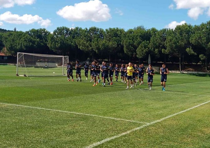 Fenerbahçe, Dinamo Kiev Maçı Hazırlıklarını Tamamladı