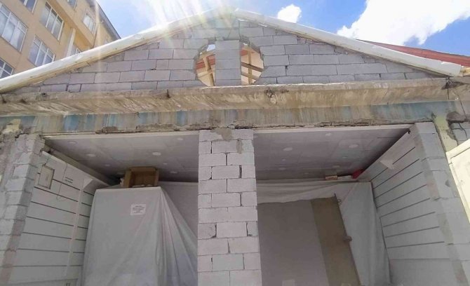 Başkale’de Cephe Yenileme Ve Yeniden Giydirme Çalışması