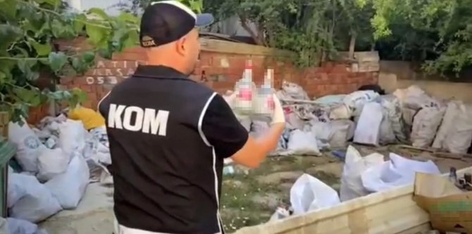 İ̇zmir’in 6 İlçesinde Sahte İçki Şebekesine Operasyon: 32 Gözaltı
