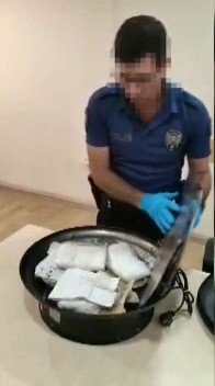 Otogarda Yapılan Denetimde Gözleme Sacından Uyuşturucu Çıktı