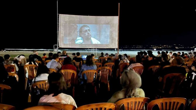 Fatsa’da Açık Havada Nostaljik Sinema Keyfi