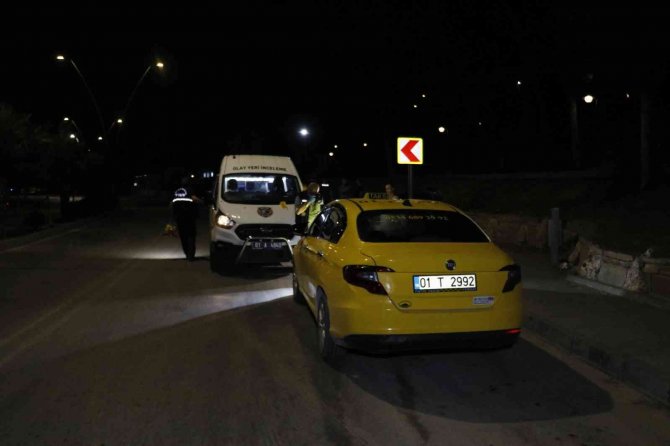 Kavgada Bıçaklanan Taksi Sürücüsü Ağır Yaralandı