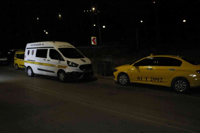 Kavgada Bıçaklanan Taksi Sürücüsü Ağır Yaralandı