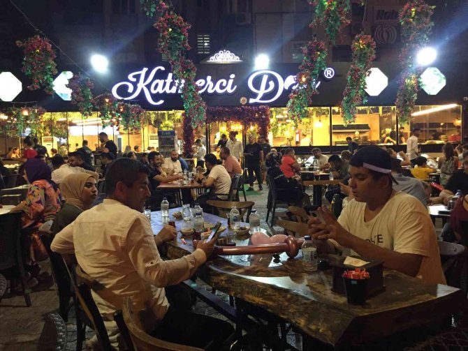 Tatlı Videosu Tarkan’ın “Geççek” Klibini İkiye Katladı