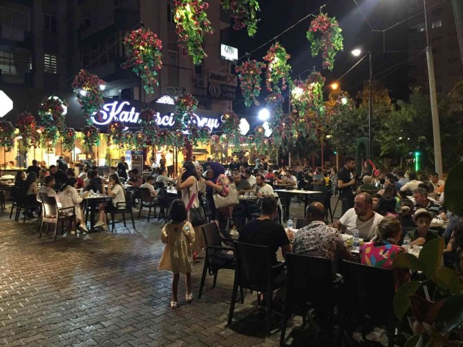 Tatlı Videosu Tarkan’ın “Geççek” Klibini İkiye Katladı