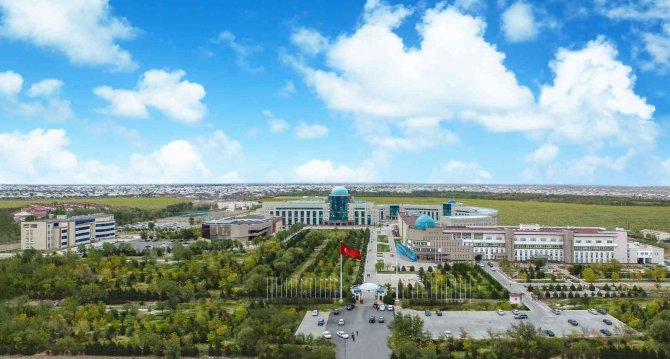 Ahmet Yesevi Üniversitesi Mütevelli Heyet Başkanı Şimşek: “Türkiye’de Okutulan 100 Önemli Eseri Kazakça’ya Çeviriyoruz”