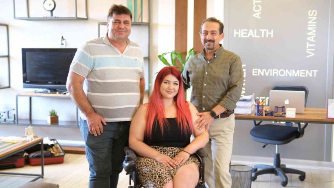 Tekerlekli Sandalyeden Omuriliğine Yerleştirilen Pille Kurtuldu