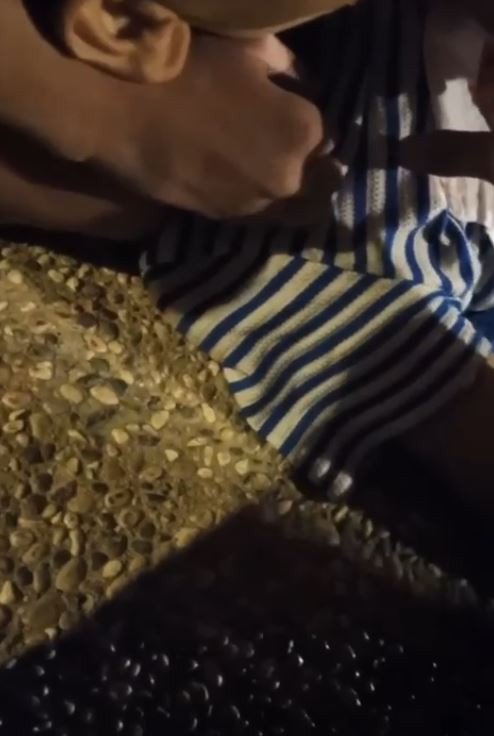 Kavgada Bıçaklanan Genç Ağır Yaralandı