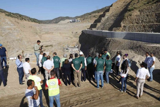 Sarıçay Barajı Yükselmeye Devam Ediyor