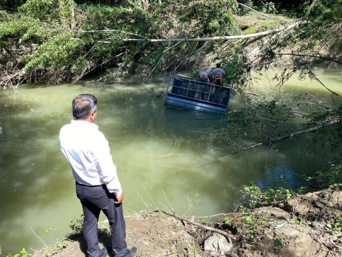 Sel Sonrası Bartın Irmağı’nda Ağaç Temizliğine Başlandı
