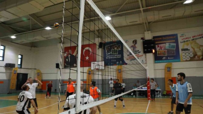 Başakşehir’de Voleybol Turnuvası Heyecanı Başladı