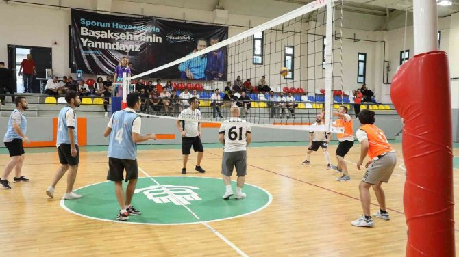 Başakşehir’de Voleybol Turnuvası Heyecanı Başladı
