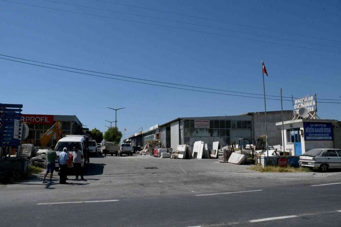 Başkan Günel, Davutlar Sanayi Esnafına Verdiği Sözleri Yerine Getirdi