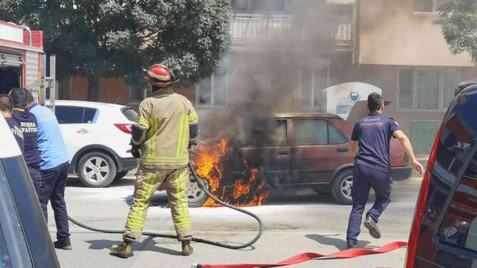 Bursa’da Canını Hiçe Sayarak Yanan Aracını Durdurdu
