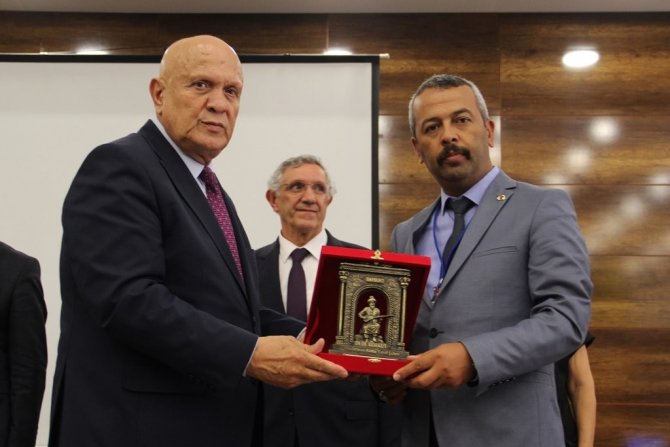 “Dede Korkut’un Manevi Mirasında Türk Dünyası” Konulu Sempozyum Gerçekleşti