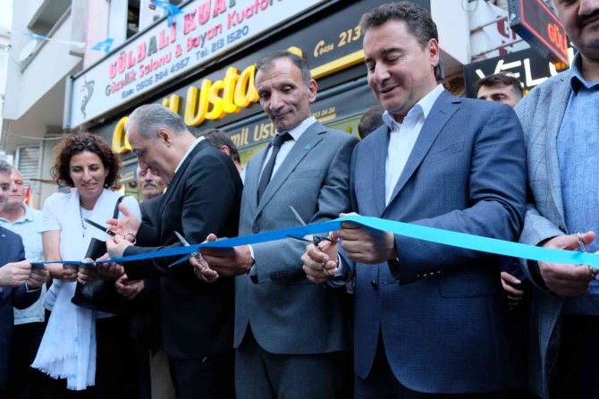 Deva Partisi Genel Başkanı Ali Babacan Gümüşhane’de