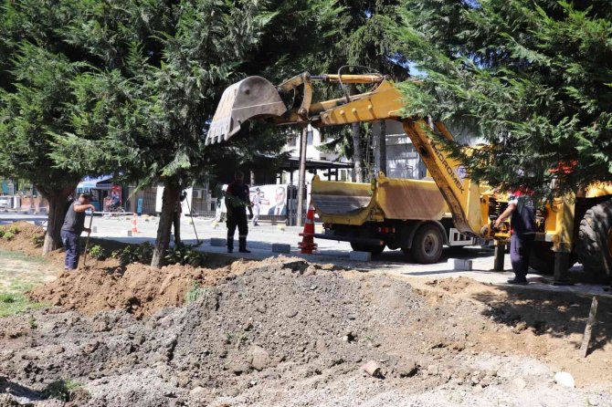 Millet Bahçesi Güzelleştiriliyor