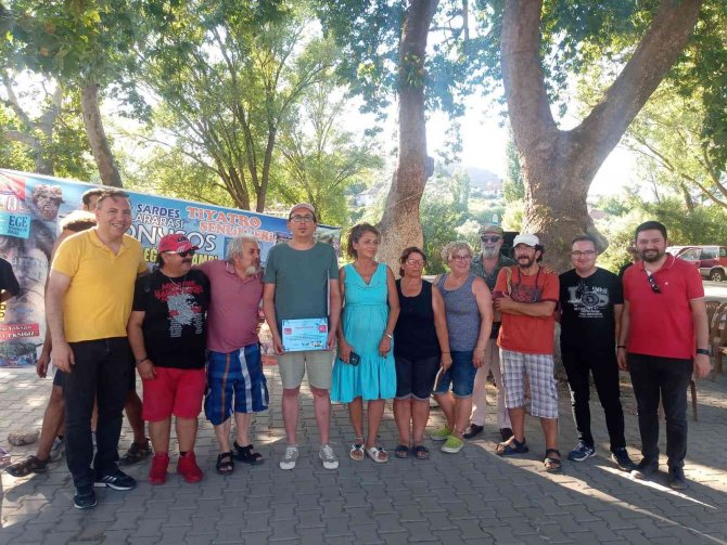 Efeler Belediyesi Şehir Tiyatrosu Sardes Uluslararası Tiyatro Şenliği’ne Renk Kattı