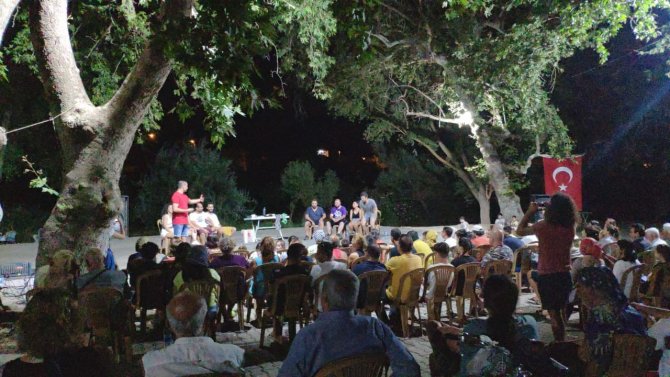 Efeler Belediyesi Şehir Tiyatrosu Sardes Uluslararası Tiyatro Şenliği’ne Renk Kattı