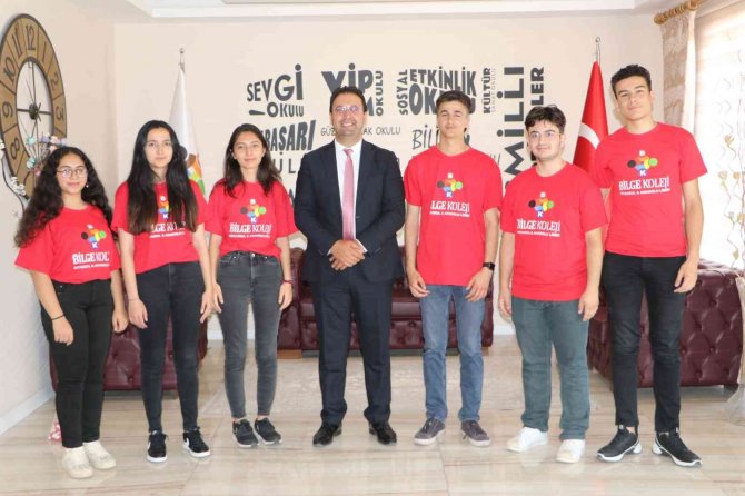 Bilge Koleji Öğrencilerinin Büyük Başarısı Gururlandırdı