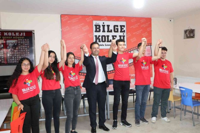 Bilge Koleji Öğrencilerinin Büyük Başarısı Gururlandırdı