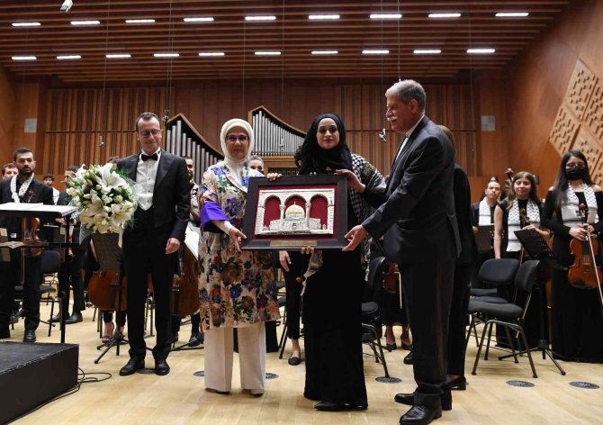 Emine Erdoğan, Filistin Gençlik Orkestrası Ve Cso Sanatçılarının “Barış Konseri”ni İzledi