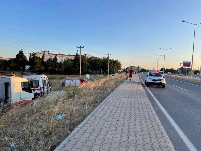Çanakkale’de Araç Takla Attı: 1 Ölü, 2 Yaralı