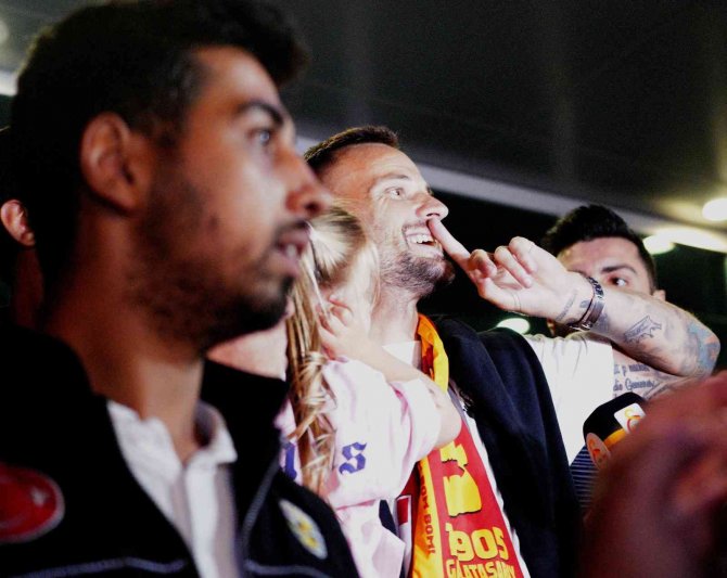 Haris Seferovic İ̇stanbul’a Geldi