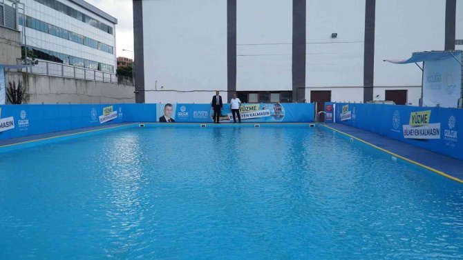 Gölcüklü Çocuklara Ücretsiz Yüzme Dersi