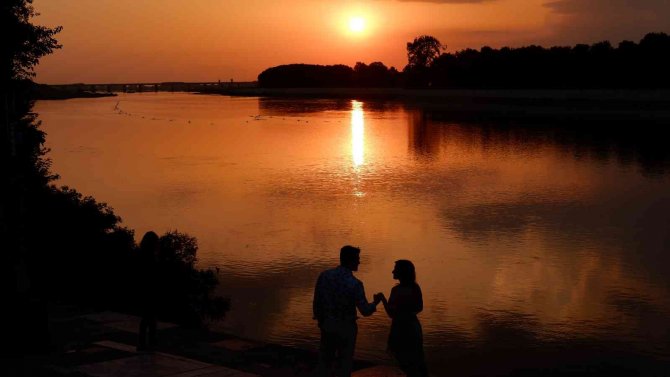 Meriç Nehri’nde Hayran Bırakan Gün Batımı Manzarası