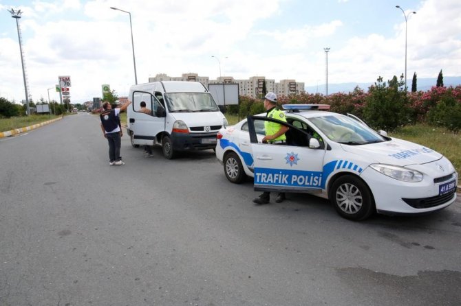 81 İldeki Huzur Operasyonunda Bin 141 Düzensiz Göçmen Yakalandı