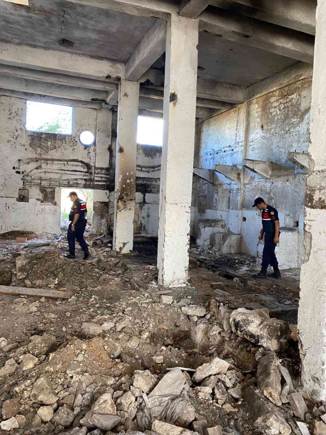 Fabrikadan 70 Bin Liralık Bakır Kablo Çalarken Suçüstü Yakalandı