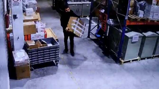 İ̇stanbul’da İ̇sbak’ta Hırsızlık Kamerada: Çalıştığı Firmayı Soydu