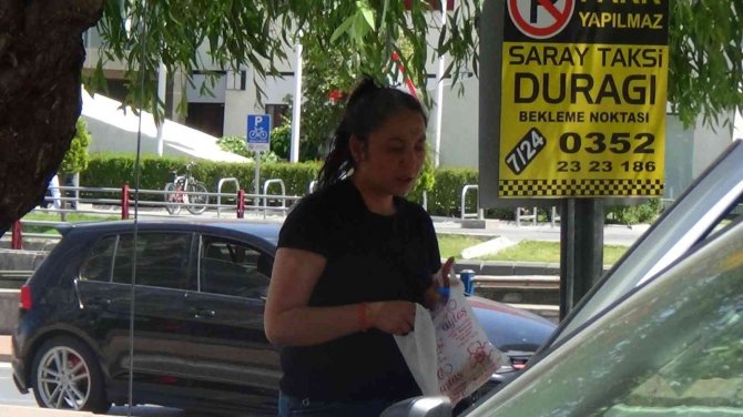 İ̇ntihar Edeceğini Söyledi, Çocuklarını Güvenlik Görevlilerine Bıraktı