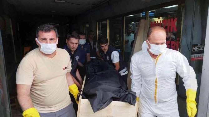 Unkapanı’nda İş Merkezi Asansöründe Erkek Cesedi Bulundu