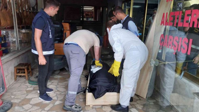 Unkapanı’nda İş Merkezi Asansöründe Erkek Cesedi Bulundu
