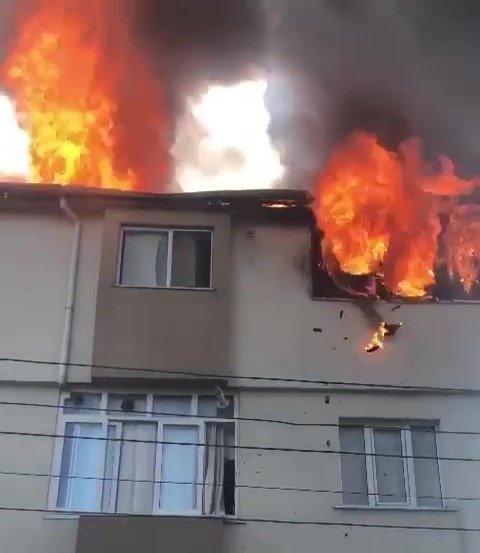 Binanın Çatısında Yangına Sebebiyet Veren İşçi Hakkında Tahkikat Başlatıldı