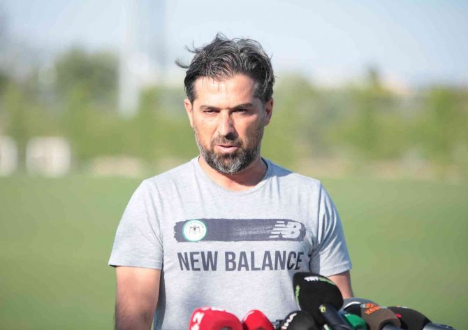 İ̇lhan Palut: “Son Derece Organize Bir Takımla Oynayacağız”