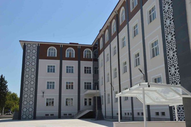 Manisa Kız Anadolu İ̇hl Yeni Eğitim-öğretim Yılına Hazır