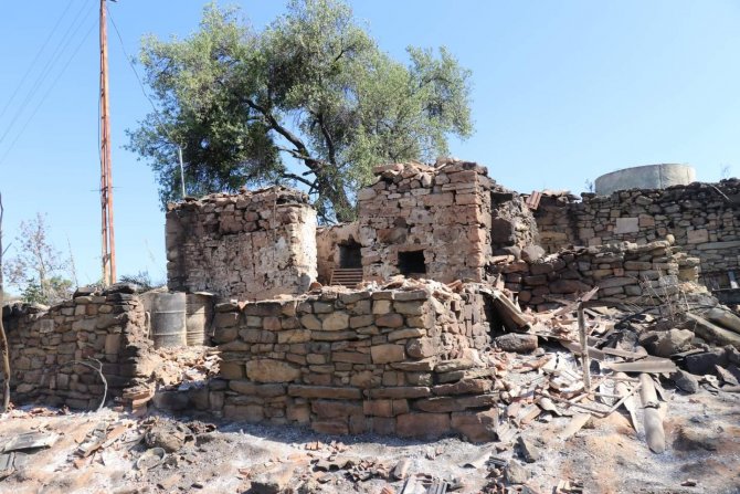 Yangın Dehşetini Yaşayan Gördes’ten İç Yakan Kareler