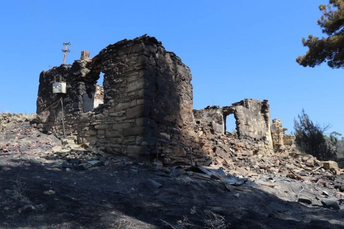 Yangın Dehşetini Yaşayan Gördes’ten İç Yakan Kareler