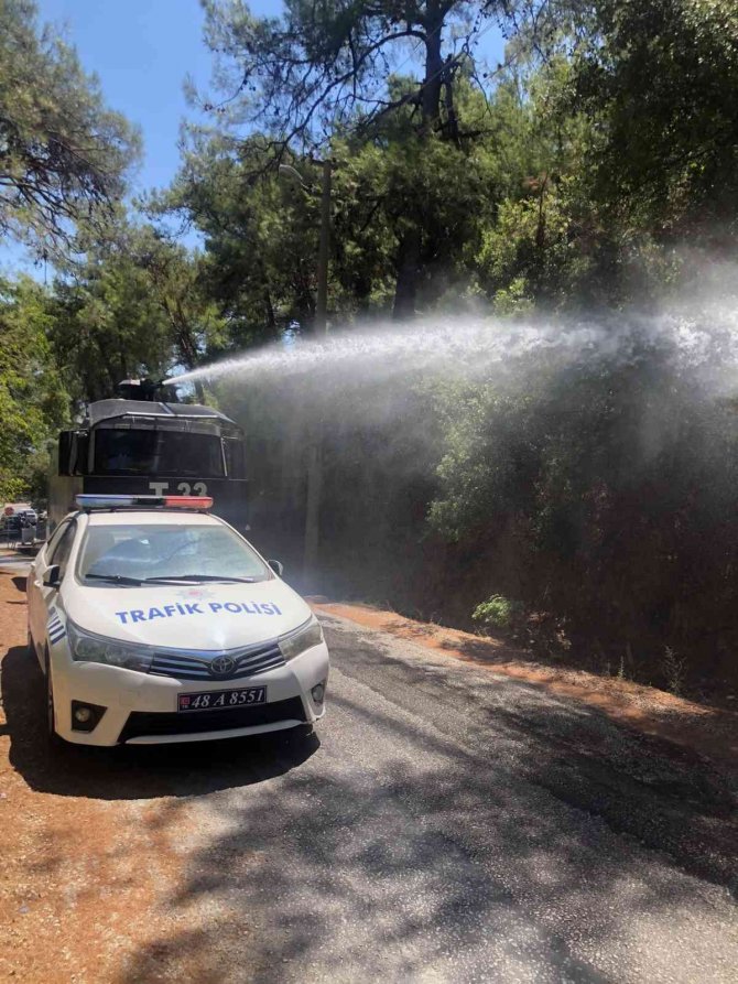 Marmaris’te Emniyet Toma’larından Yangın Önlemi