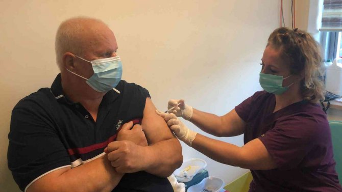 Korona Virüs Aşılarında Hatırlatma Dozu Kuyruğu