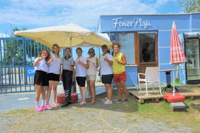 Mavi Bayraklı Plaja Yoğun İlgi