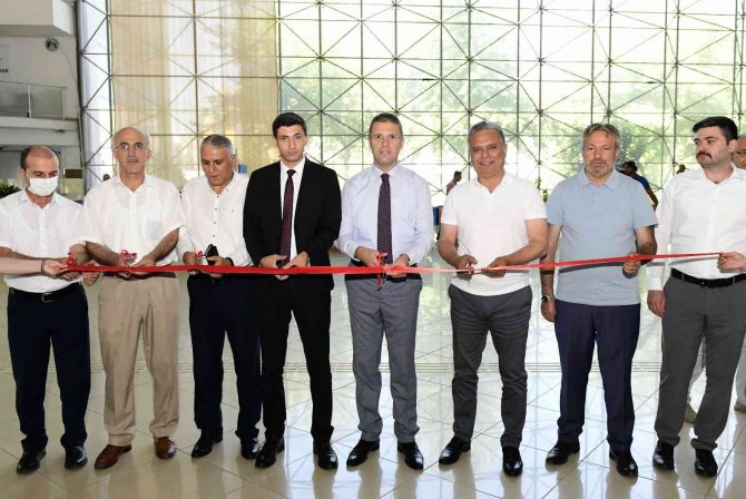 Muratpaşa Belediyesi’nde 15 Temmuz Fotoğrafları Sergisi Açıldı